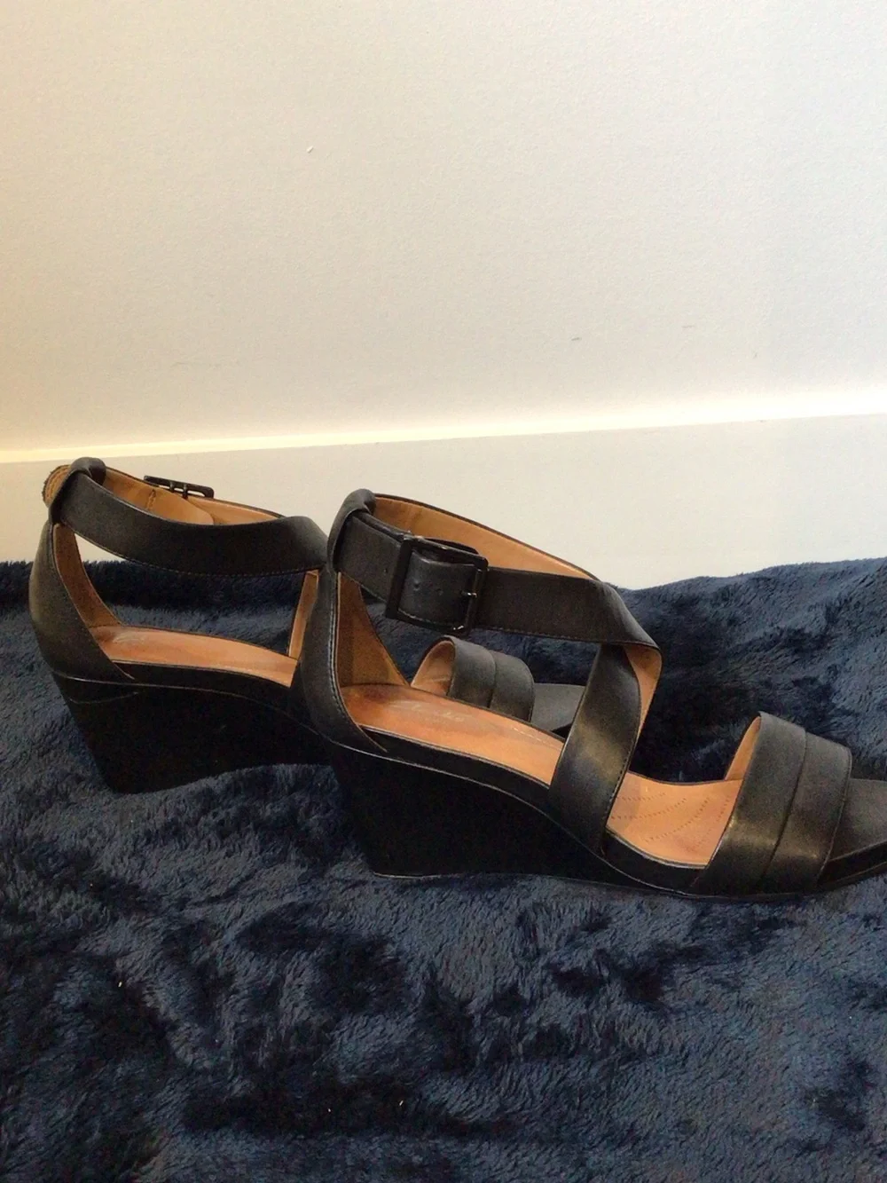 Clarks Black Leather Crisscross Buckle Sandals
